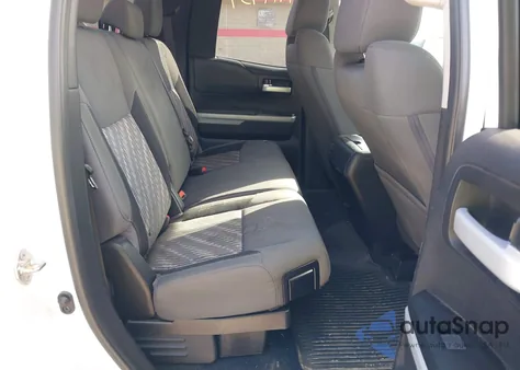 2019 Toyota Tundra Sr5 5.7L V8 z USA, uszkodzony, nr VIN 5TFUY5F16KX844481